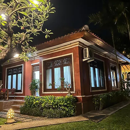 Tiga Naga Villa